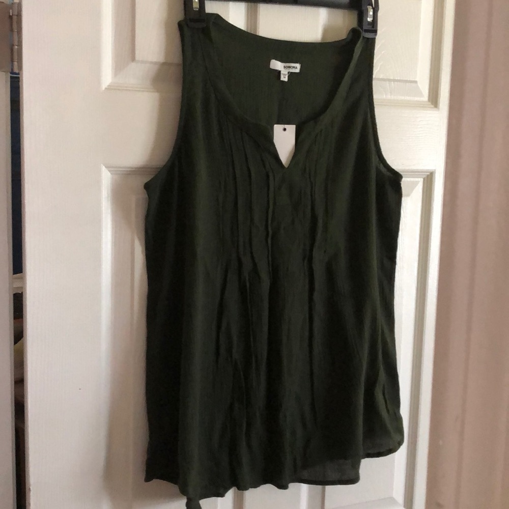 Sonoma women’s tank top Sz M . NWT